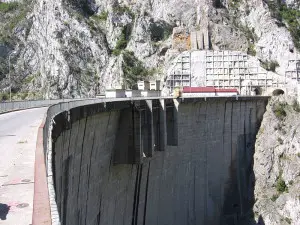 Mratinje Dam